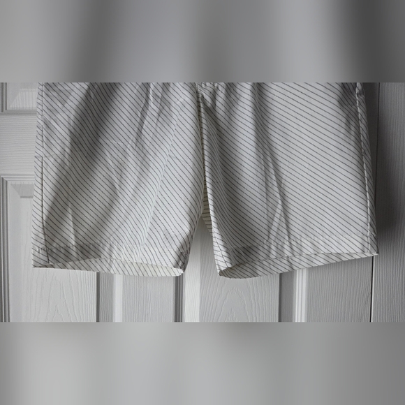 NWOT Vurt White Striped Men's Shorts Size  34W - Picture 6 of 11